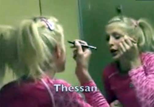 THESSAN: Therese Johaug er et av Norges st�rste langrennstalenter, og i skijentenes video-reisebrev viste hun seg fram p� en ny og annerledes m�te.