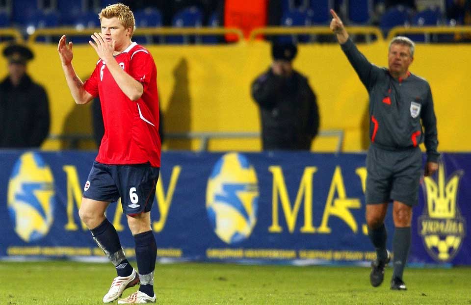 SKJ�NTE INGENTING: John Arne Riise er klar p� at det han sa til linjemannen er noe han sier utallige ganger i l�pet av en fotballkamp. Og var det kun f-ordet han brukte, s� er det nok sant. Mannen har spilt i England i flere �r.