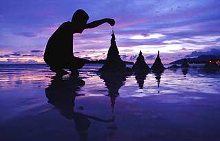 LANGKAWI: Datai er rolig og langstrakt, og har tropisk regnskog i ryggen.
