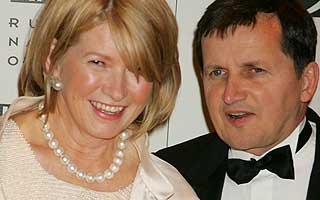 DROPPET: Martha Stewart, en av USAs mest kjente TV-personligheter, var sammen med Charles Simonyi i 15 �r. Hun ble droppet til fordel for Lisa Persdotter i februar.
