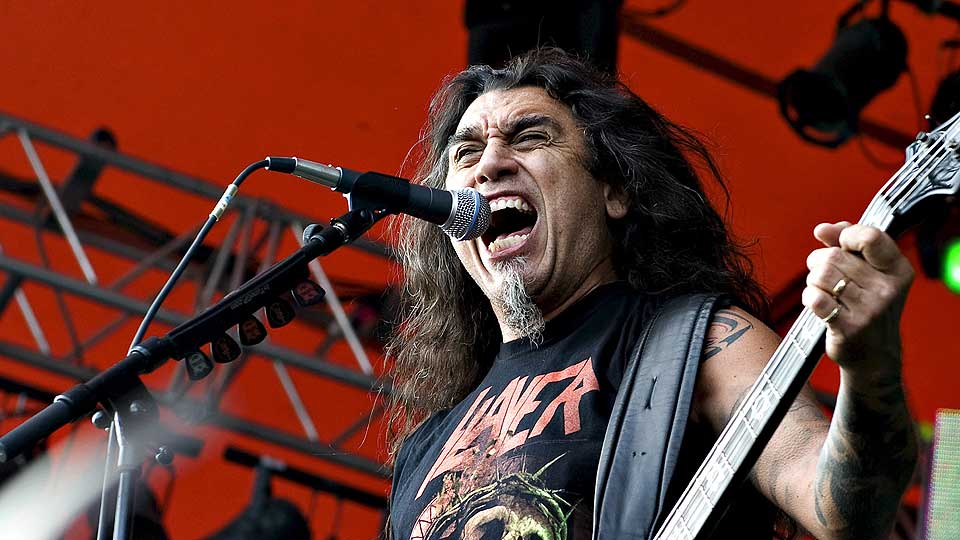 VELKOMMEN TIL HELVETE: �Reign in Blood� er en av tidenes mest kontroversielle album og fremdeles et oppslagsverk for nye metalband. Her er frontfigur Tom Araya p� scenen p� Roskildefestivalen i sommer.