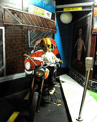 UFO-MUSEUM: I Roswell kan du blant annet se ailens kj�re motorsykkel.