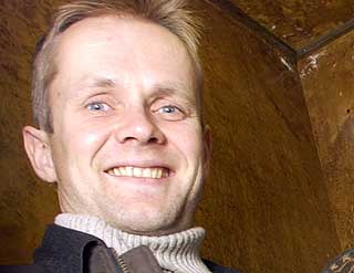 OVERRASKET: Ola A. Hegdal ble overrasket over hvor grove �rets norske ungdomsb�ker var.