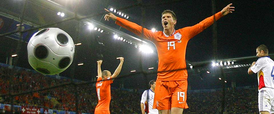 STORSCORER: Klaas-Jan Huntelaar har evnen til � v�re p� rett plass til rett tid. Det vil Real Madrid dra nytten av.