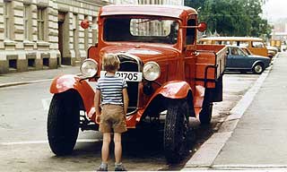 LASTEBILEN: En sentral figur i b�kene om mormor og ungene, og selvsagt ogs� i filmen fra 1977.