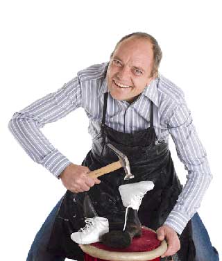JENS PETRUS JUNIOR: Marius Kleppe Kolstad er for tiden aktuell i rollen som skomaker Andersen.