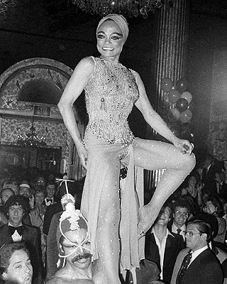  DIVA:  Eartha Kitt p� h�yden av sin karriere i en forestilling p� Waldorf Astoria i New York i 1978.