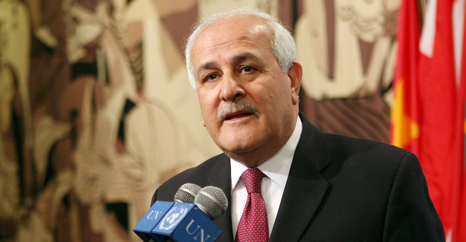  SKUFFET:  Den palestinske FN-observat�ren Ryad Mansour p� en pressekonferanse i FN-hobvedkvarteret i New York i natt etter at sikkerhetshetsr�det hadde g�tt fra hverandre uten � komme med en felles uttalelse om Gaza-konflikten.
