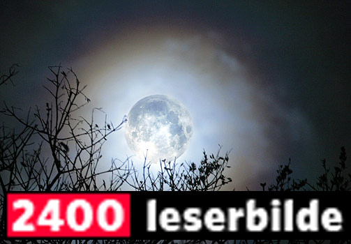  KL. 05.50 - SETT FRA N�RSNES I R�YKEN:  Fullm�nen sett gjennom Canon D50 med Canon 70 - 300 mm linse.
