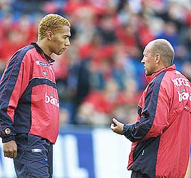 FORTSATT INNE: Nils Johan Semb har fortsatt tillit til John Carew p� landslaget. Foto: SCANPIX