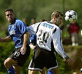 ROBUST DUELLSPILLER: Da Azar Karadas kom inn p� Rosenborg mot San Jos� p� La Manga i g�r, fikk amerikanerne ytterligere en sterk mann � forholde seg til. Han bandt opp flere spillere og frigjorde Frode Johnsen.