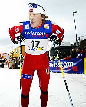 FANTASTISK RYKK: Jens Arne Svartedal avgjorde f�r spurten i v-cupsprinten i Italia.