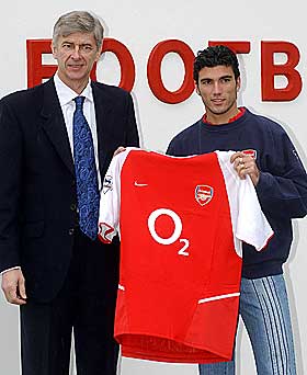 KLAR FOR SPILL: Juan Antonio Reyes slipper � ta med seg karantenen fra Spania.